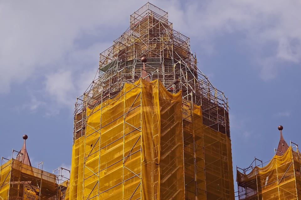 ¿Es obligatoria la línea de vida en edificios antiguos?